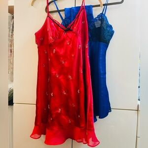 Set of 2 intimates sleepwear gown/ robe / shorts red/ blue Sz S/M
